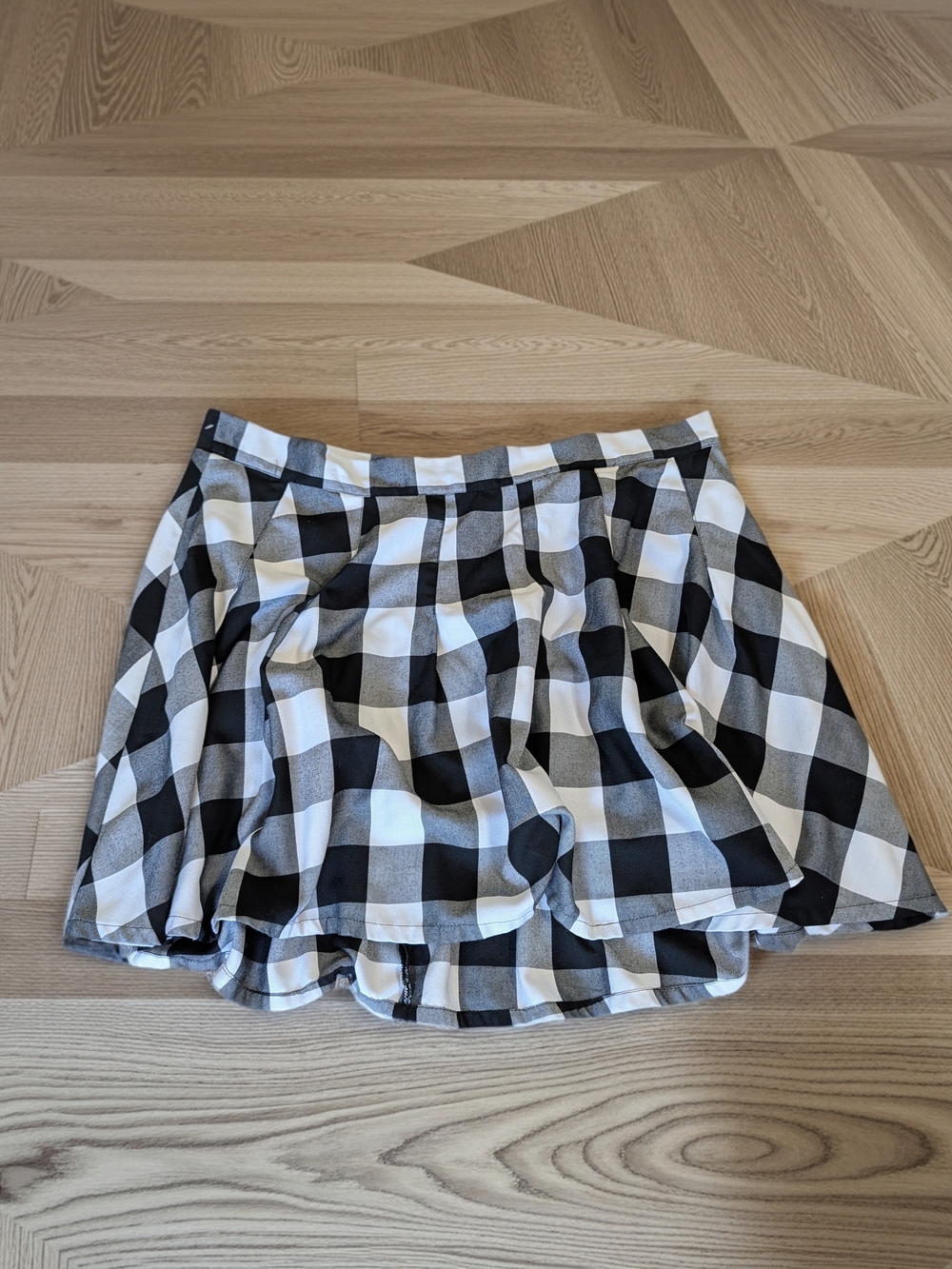 Torrid Black and White Checkered Skater Skirt Size 4